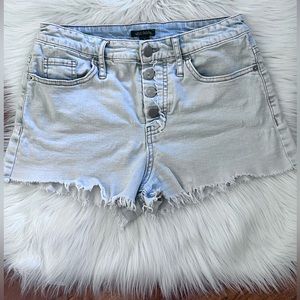 Wild Fable Light Wash 4 Button Distressed Fringed Denim Jean Shorts-Size 4